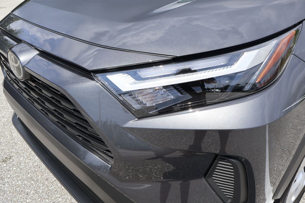 Thumbnail: 2025 Toyota RAV4 - 3