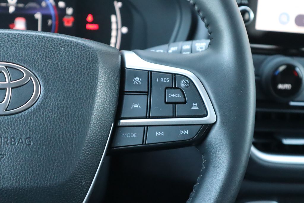 Thumbnail: 2025 Toyota Grand Highlander - 12