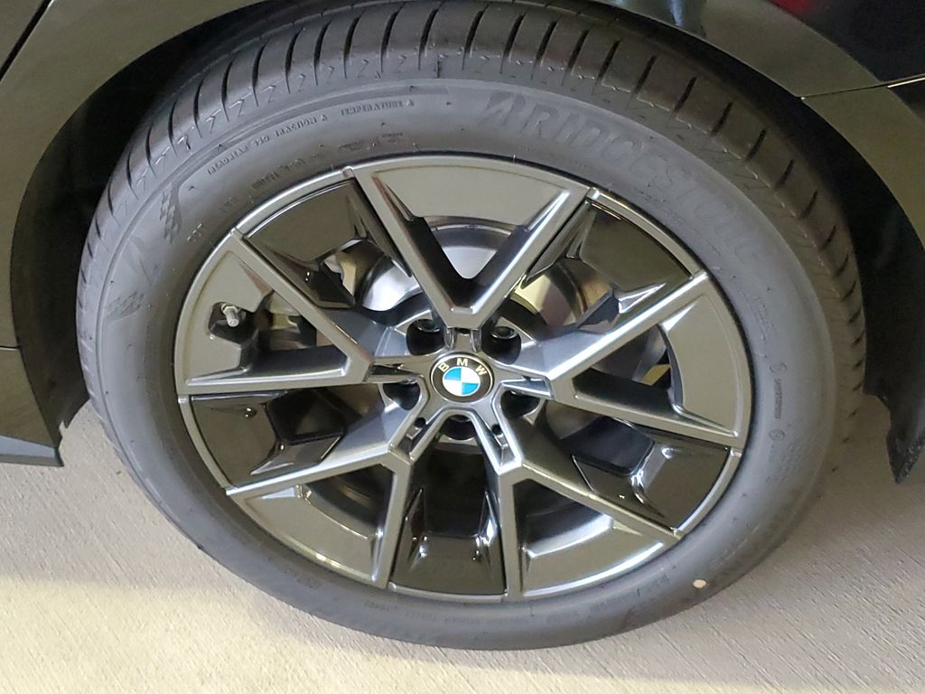 New 2026 Black BMW eDrive40 image 5