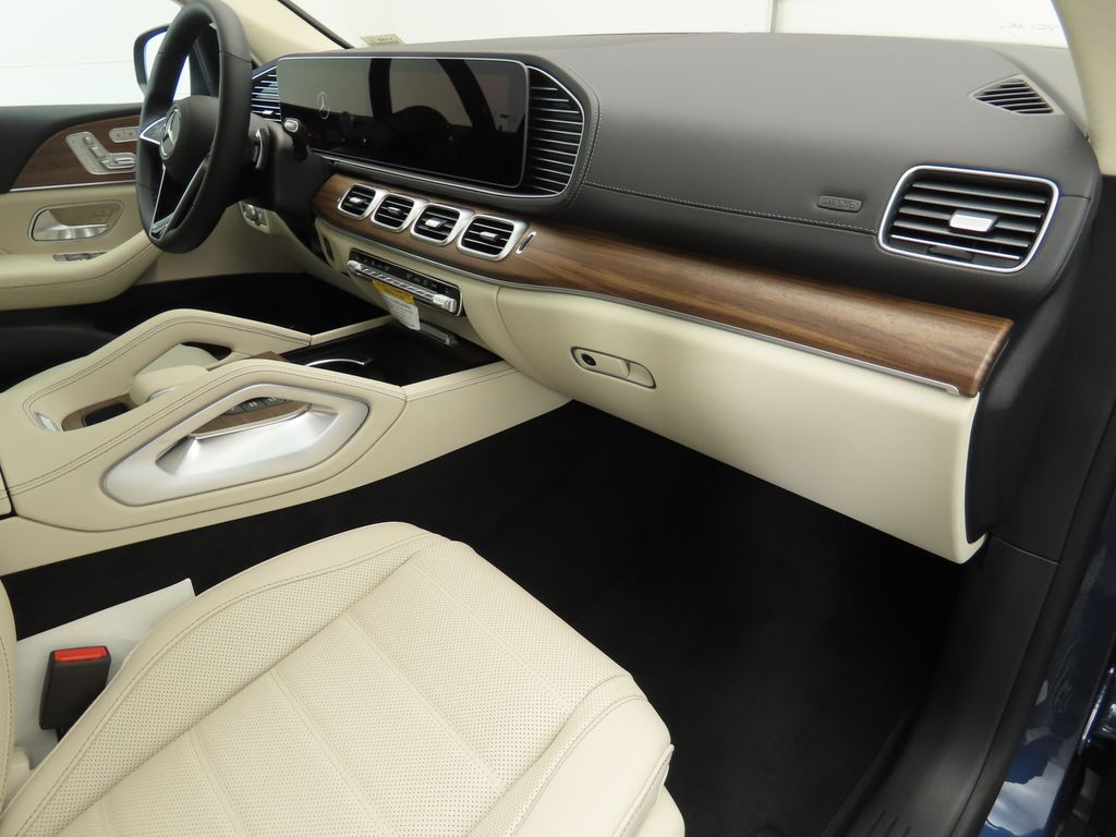 Thumbnail: 2026 Mercedes-Benz GLE - 18