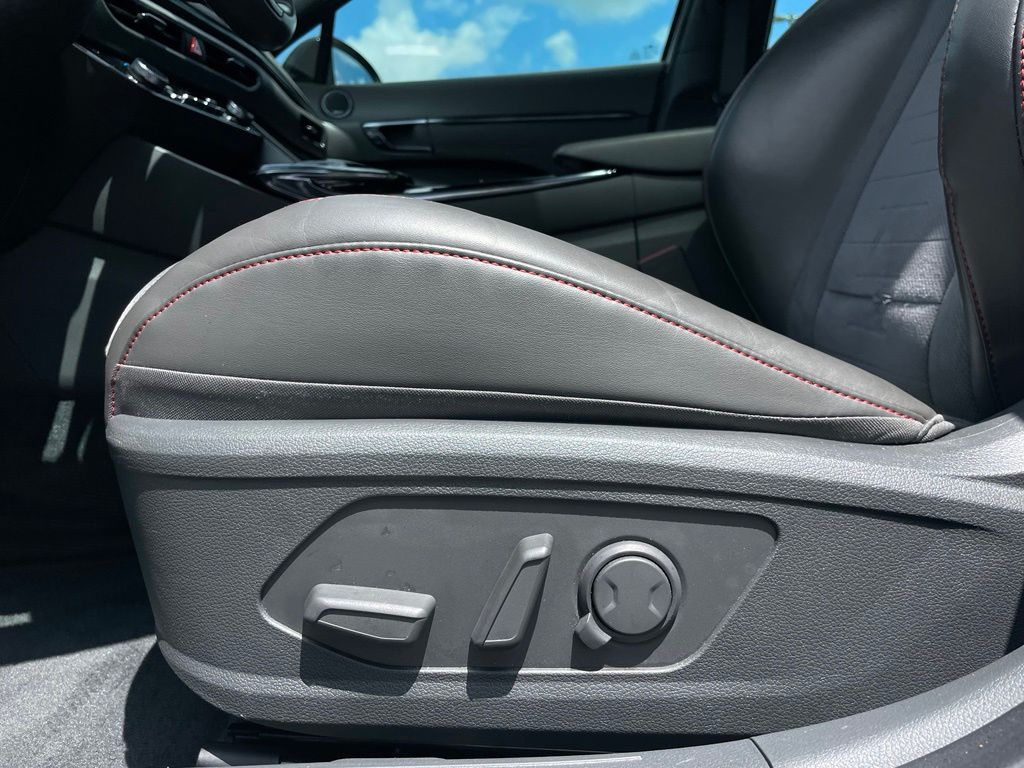 Thumbnail: 2022 Hyundai Sonata - 25