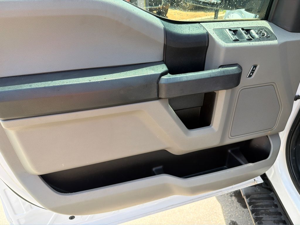 Used 2017 White Ford XL image 10