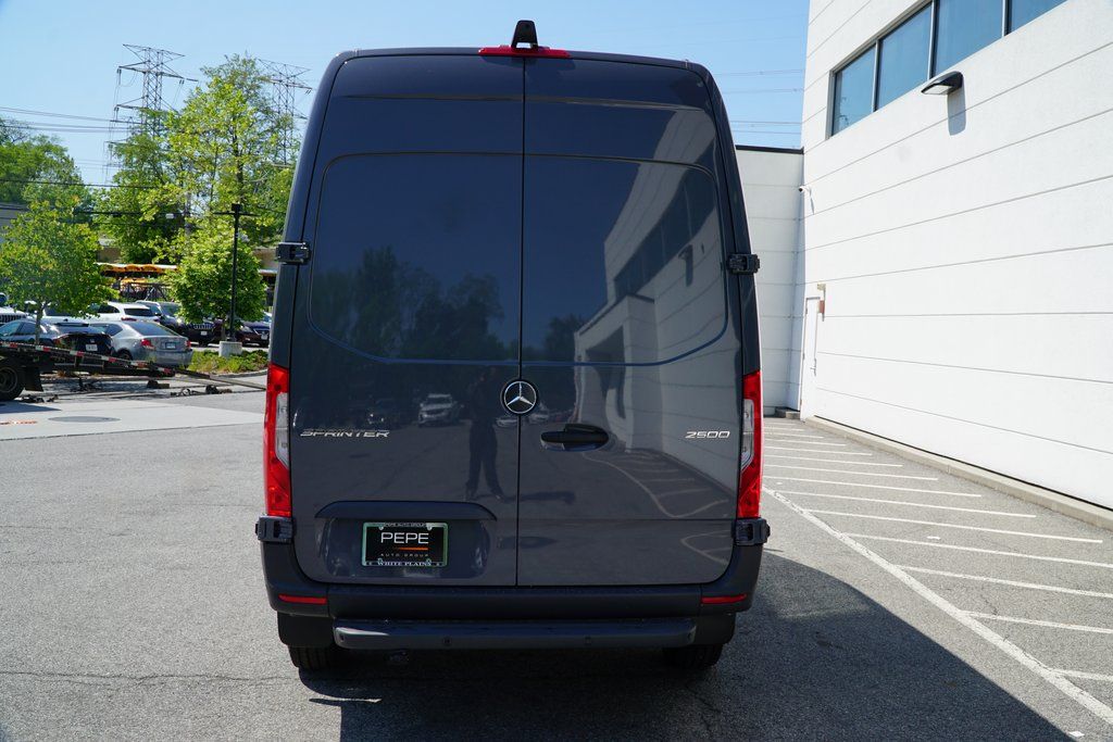 Sprinter Cargo Van 2500 w/144-Inch Wheelbase