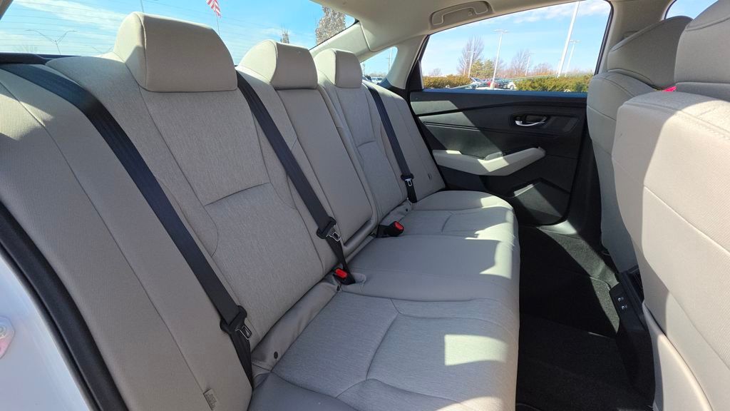 2025 Honda Accord SE - Photo 14