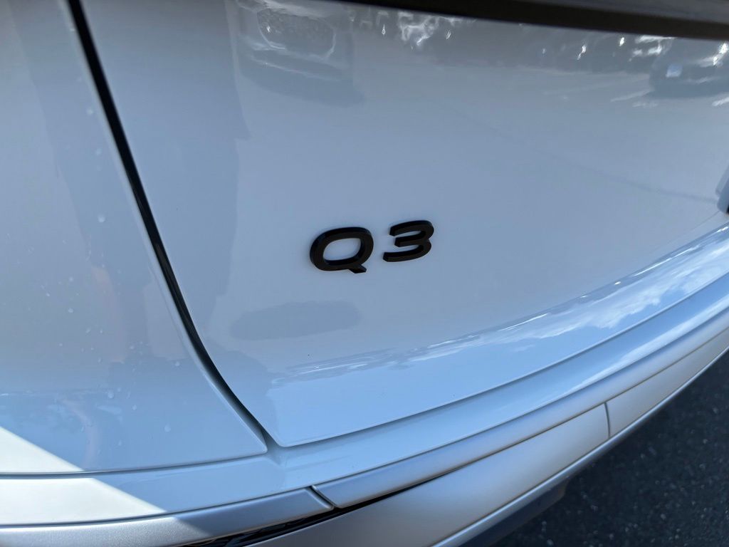 Thumbnail: 2026 Audi Q3 - 12