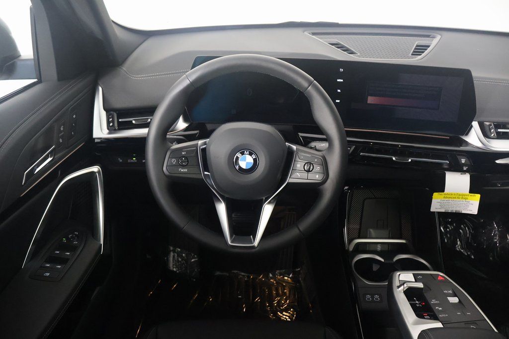 2025 BMW X2 xDrive28i 3