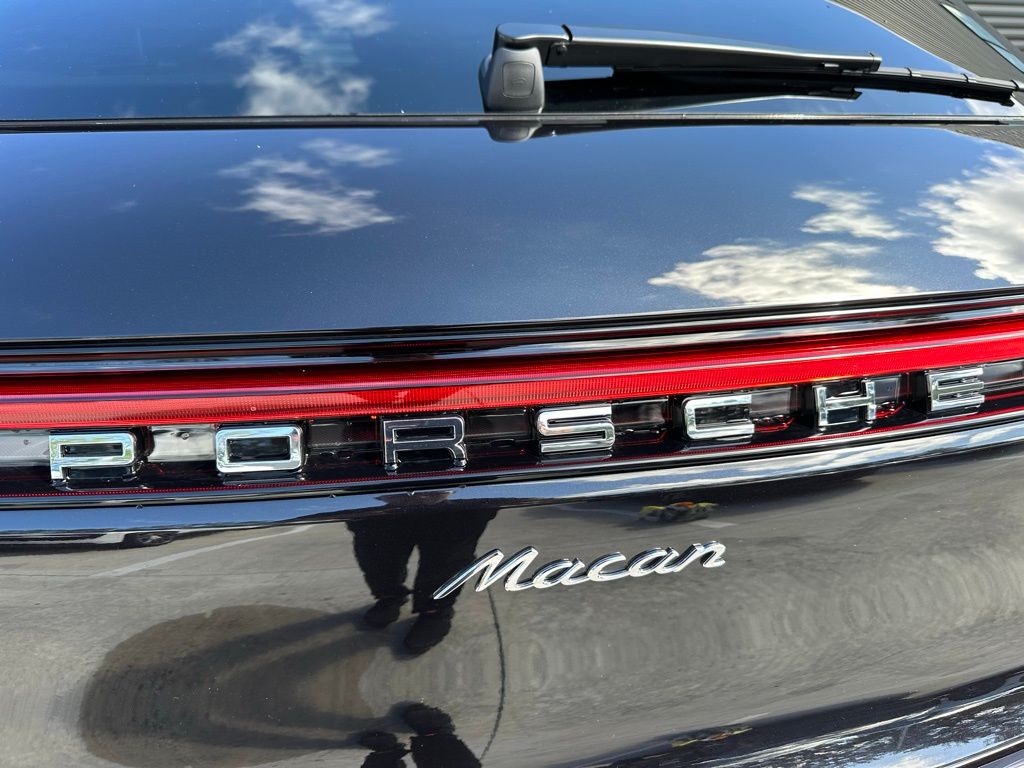 Thumbnail: 2026 Porsche Macan - 12