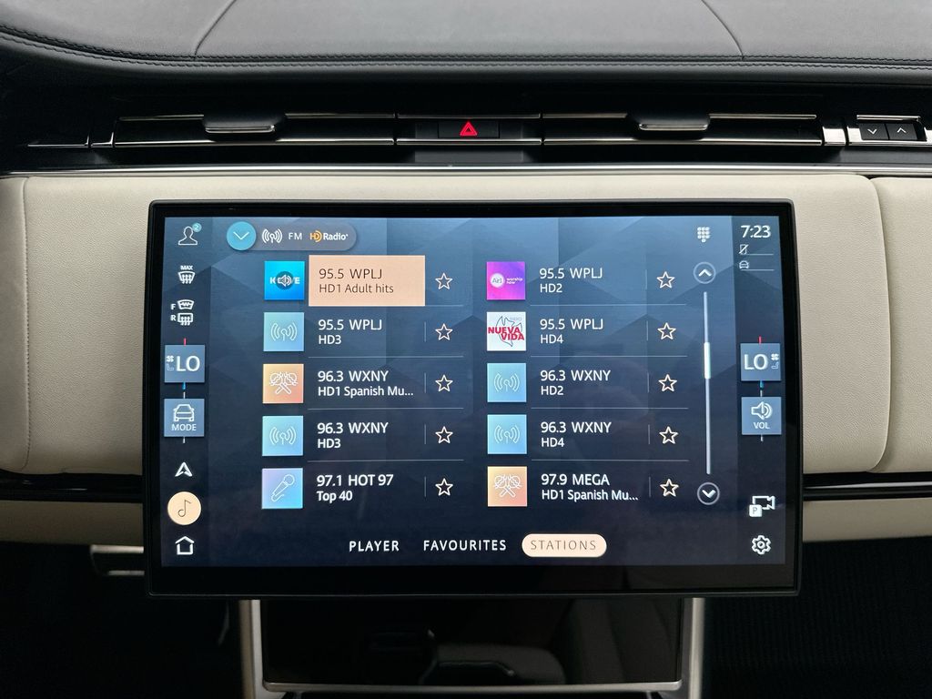 Thumbnail: 2025 Land Rover Range Rover - 27