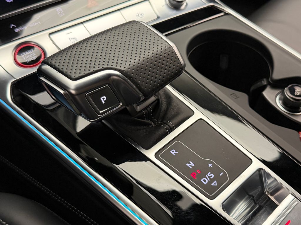 Thumbnail: 2022 Audi S6 - 32