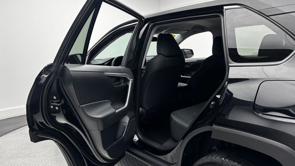 Thumbnail: 2025 Toyota RAV4 - 32