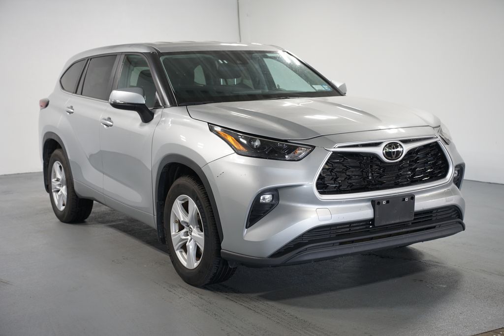 Thumbnail: 2024 Toyota Highlander - 3