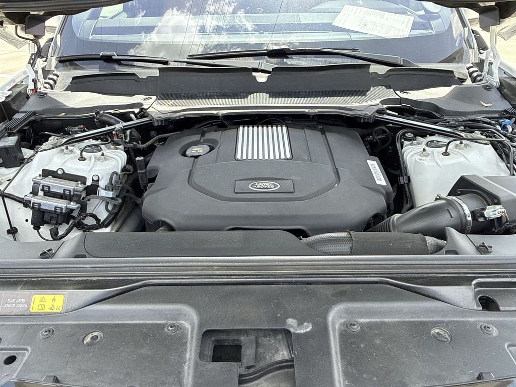 Thumbnail: 2018 Land Rover Discovery - 14