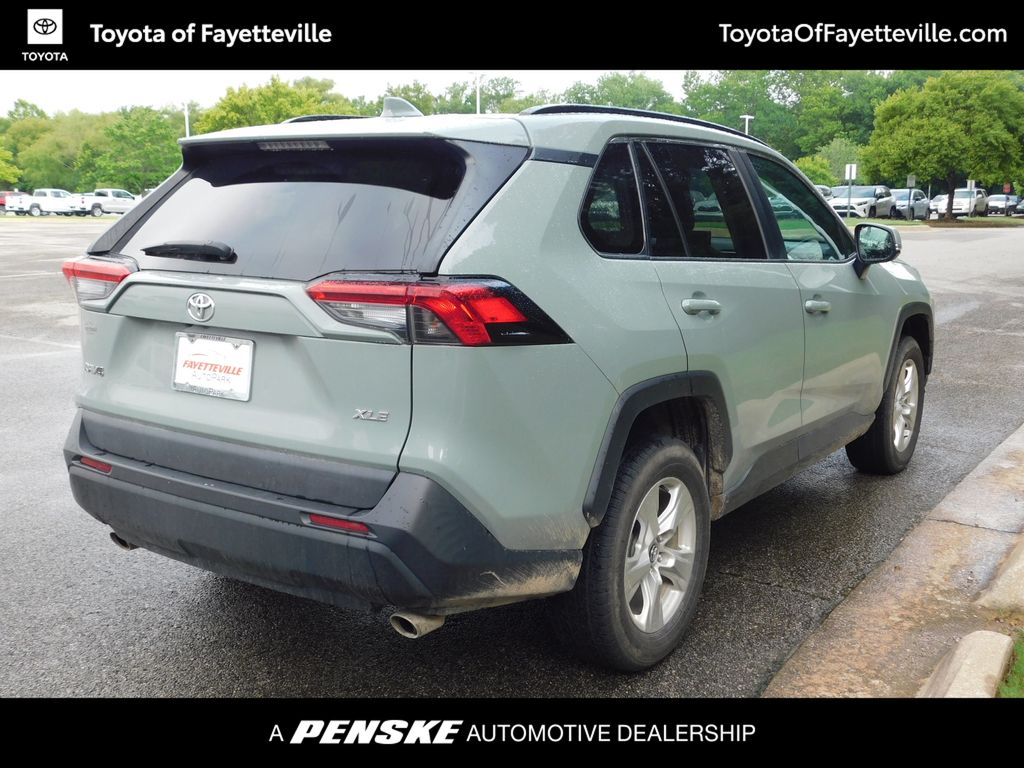 Thumbnail: 2021 Toyota RAV4 - 10