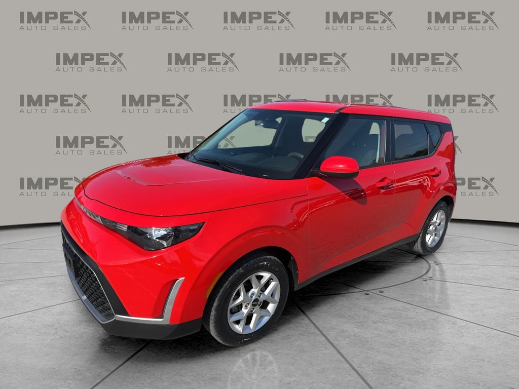 2024 Kia Soul LX's photo