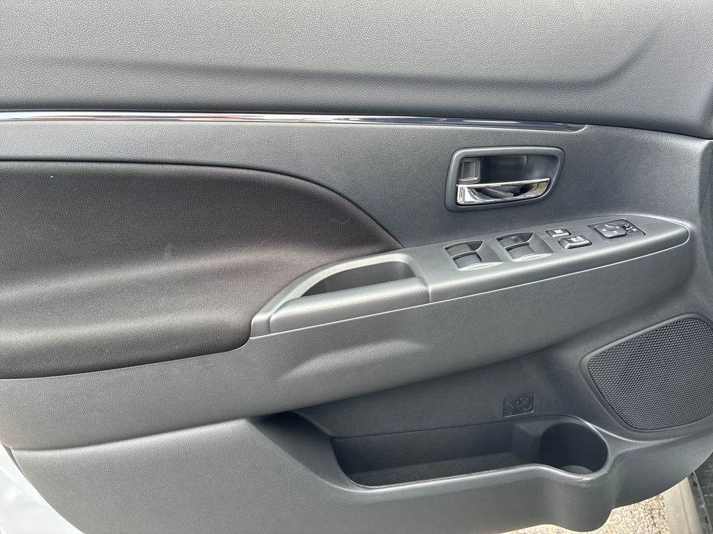 2026 Mitsubishi Outlander Sport 2.0 ES White at Auto Express Mitsubishi