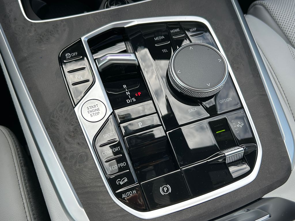 Thumbnail: 2026 BMW X5 - 28