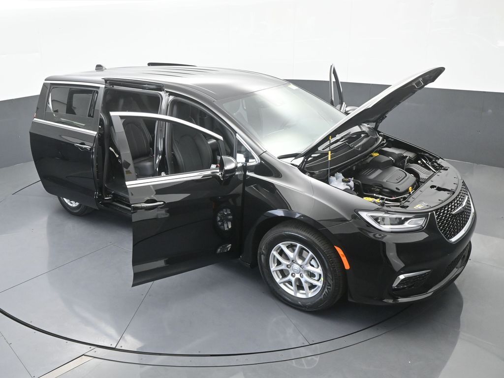 New 2026 Diamond Black Crystal Pearlcoat Chrysler Select image 71