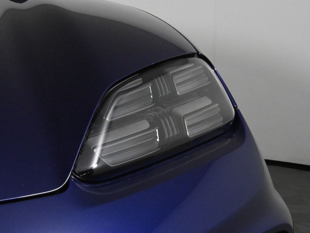 Thumbnail: 2025 Porsche Macan - 11