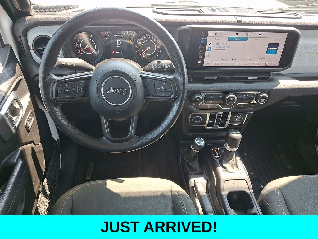 Used 2025 Jeep Wrangler SUV