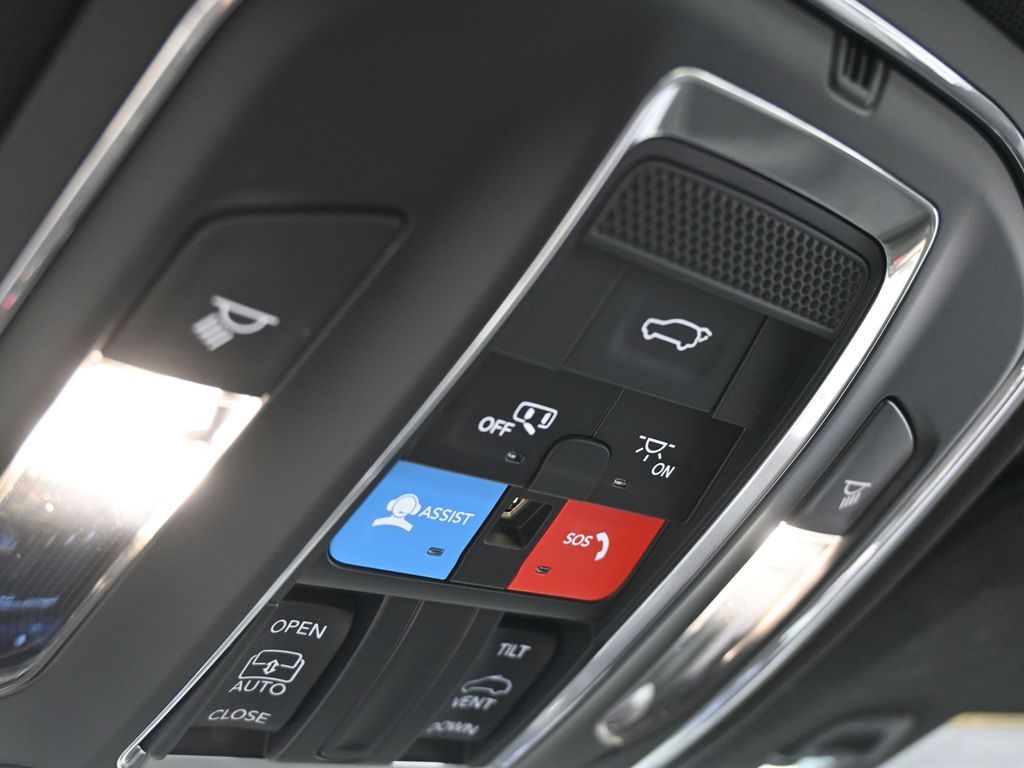 Used 2024 Bright White Clearcoat Jeep Altitude X image 26