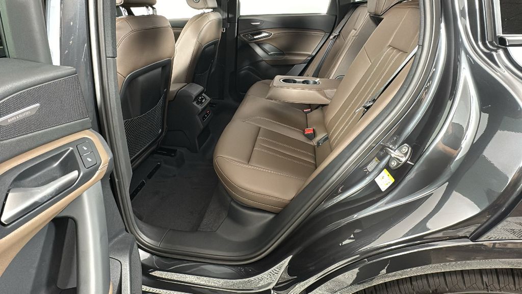 2025 Audi Q6 e-tron Premium 32