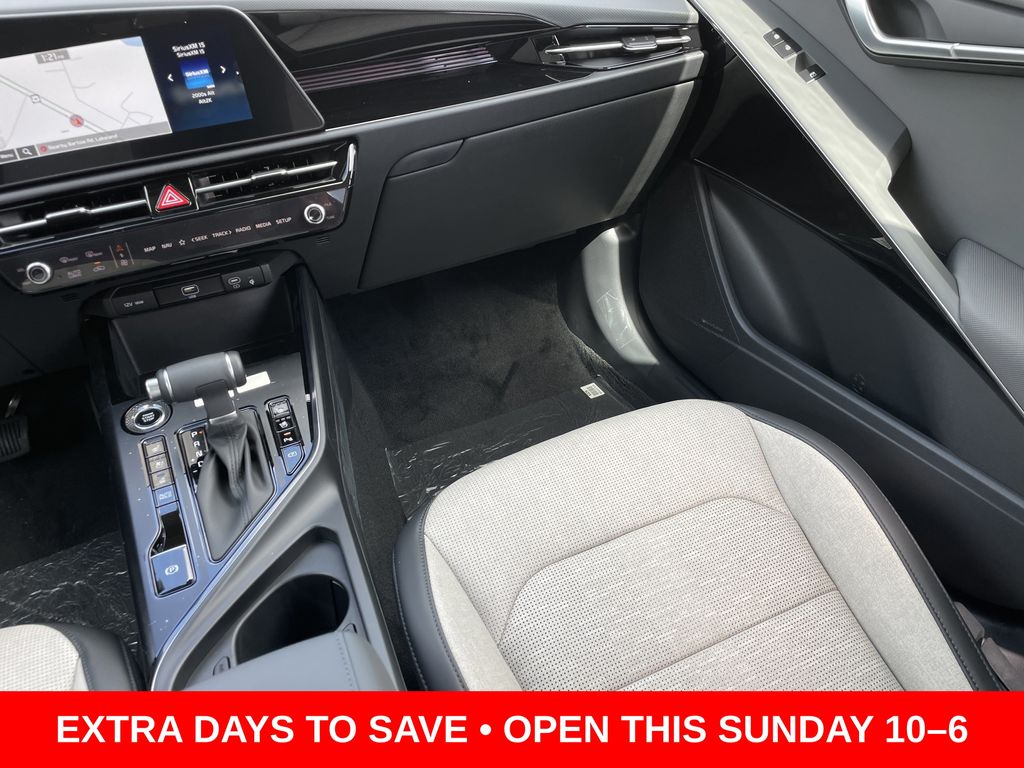 new 2025 Kia Niro car, priced at $27,646