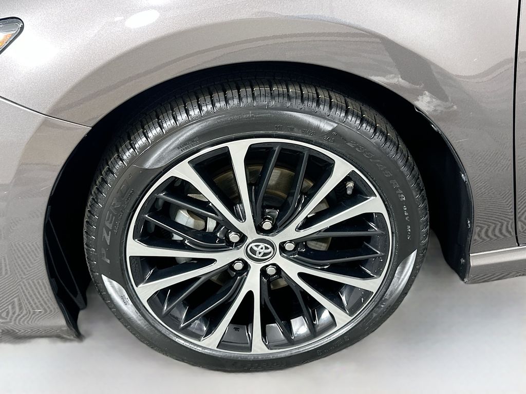 Thumbnail: 2018 Toyota Camry - 30