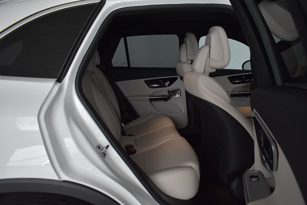 Thumbnail: 2026 Mercedes-Benz GLC - 15