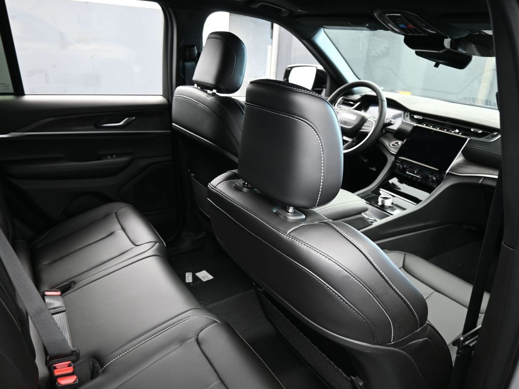 New 2025 Silver Zynith Jeep Limited image 37