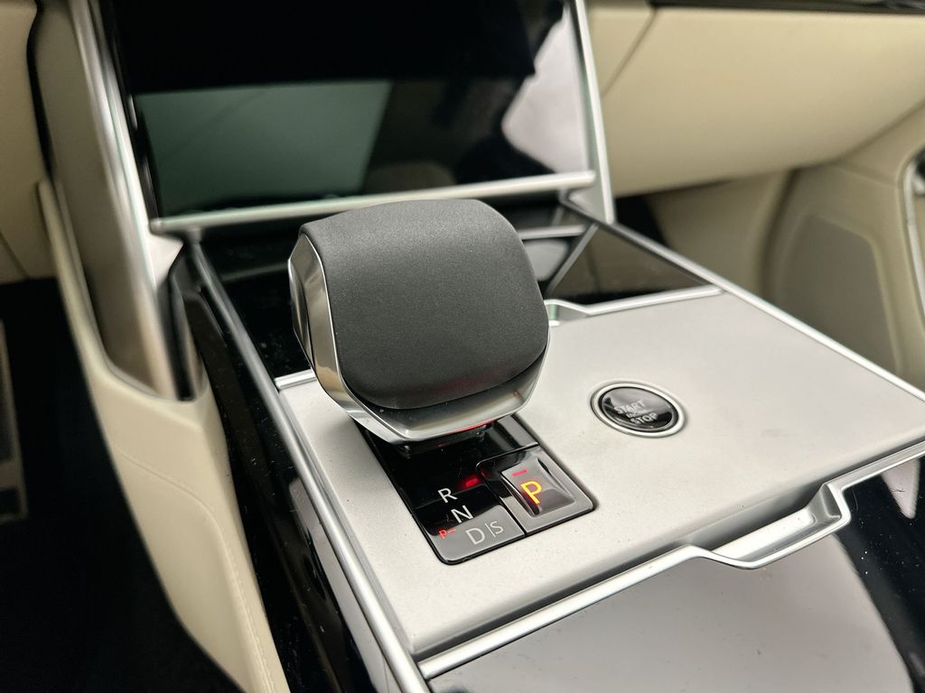 Thumbnail: 2026 Land Rover Range Rover - 24