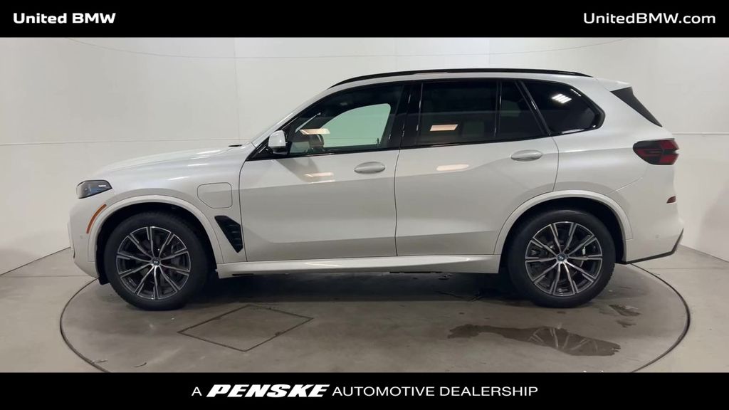 2025 BMW X5 xDrive50e 5