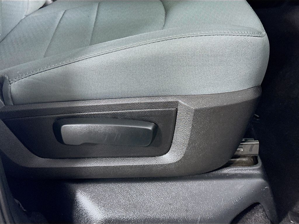 Used 2020 Silver Ram SLT image 22