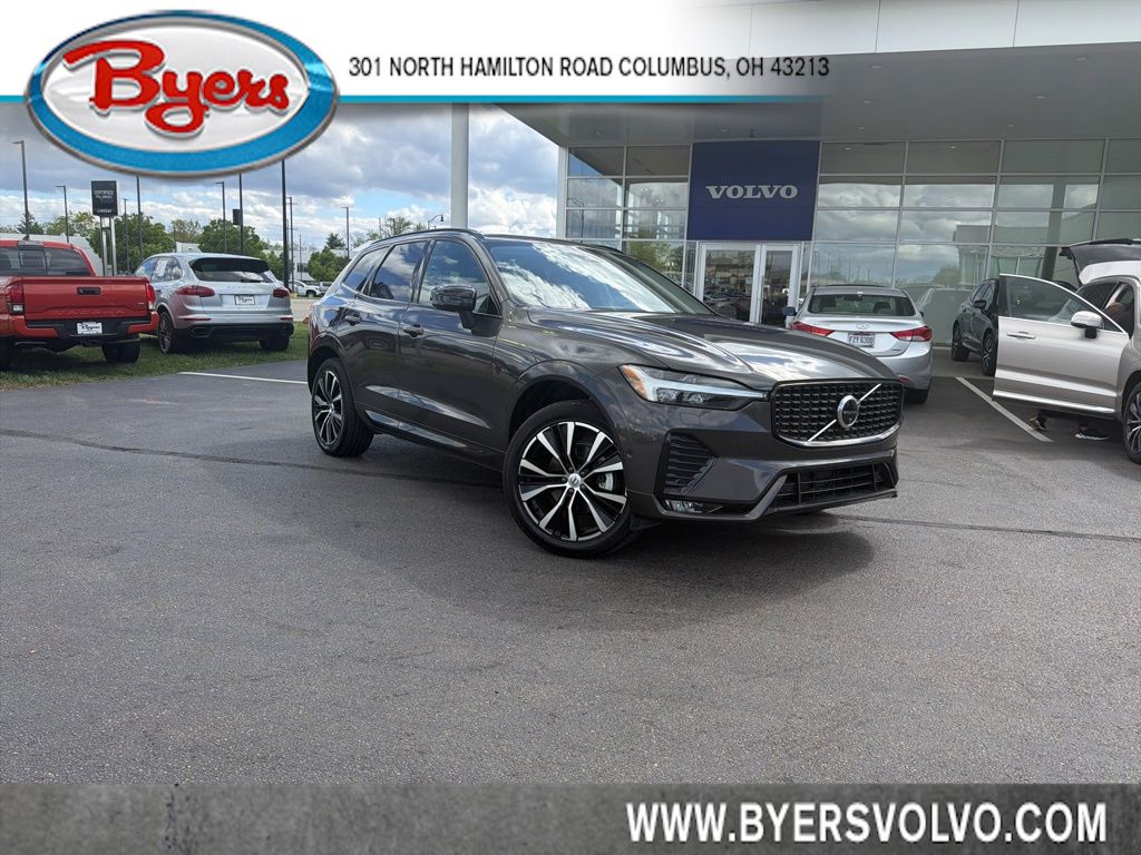 Platinum Gray Metallic 2025 Volvo XC60 B5 Plus Dark Theme AWD SUV / Crossover All-Wheel Drive Automatic