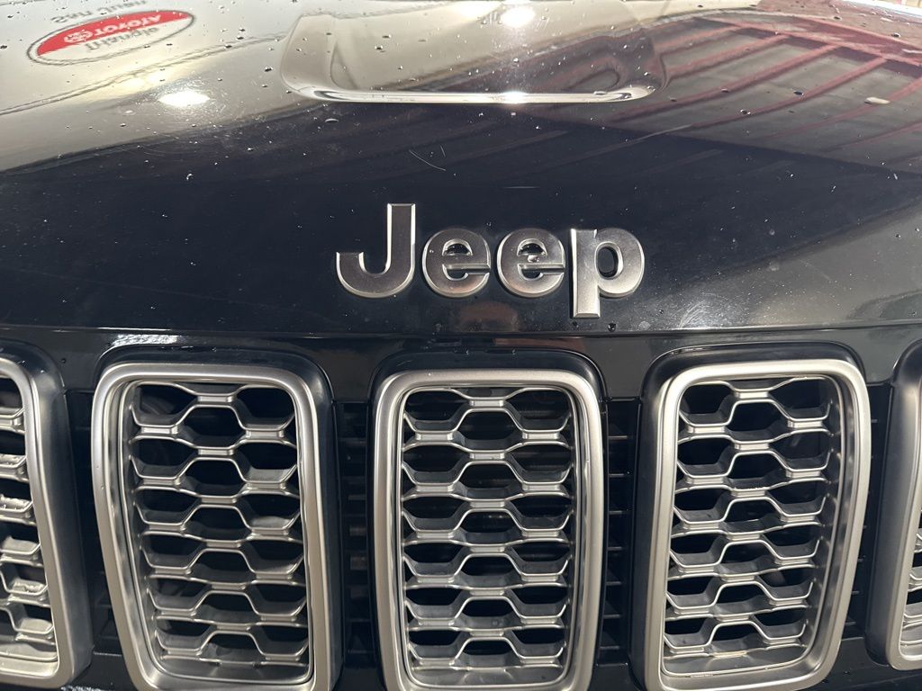 Thumbnail: 2020 Jeep Grand Cherokee - 7