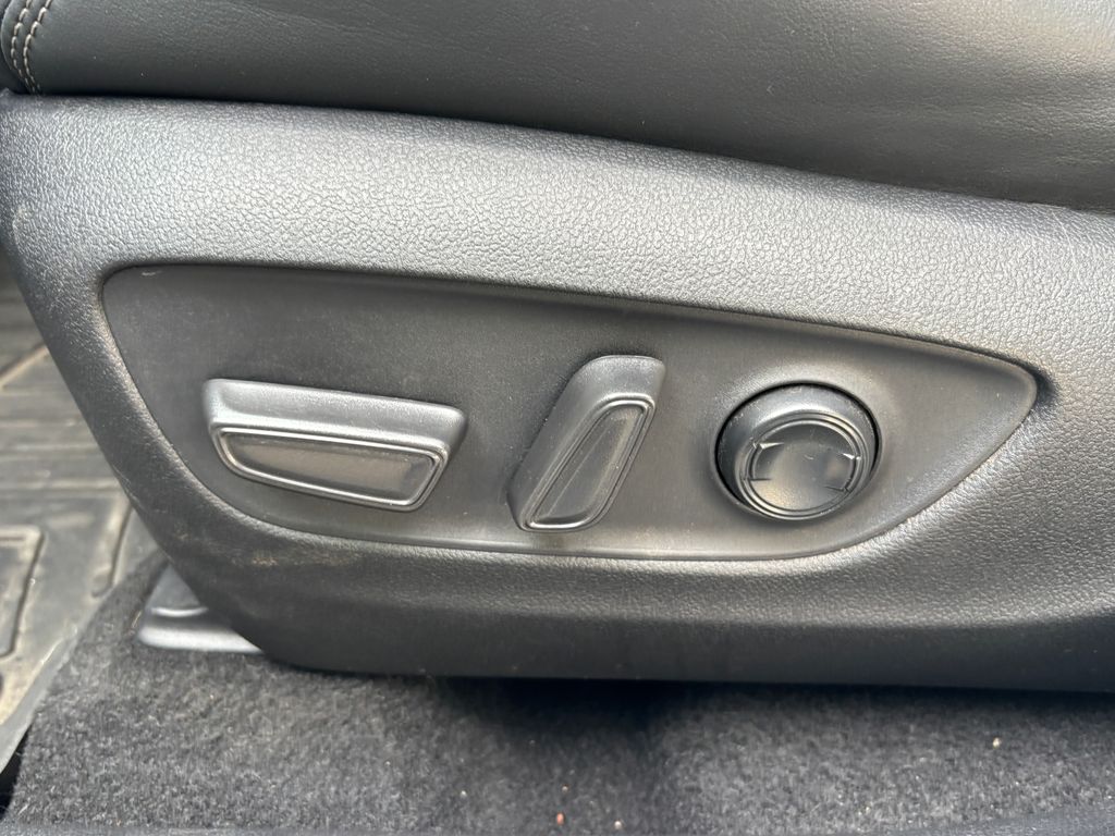 Thumbnail: 2022 Toyota RAV4 - 26