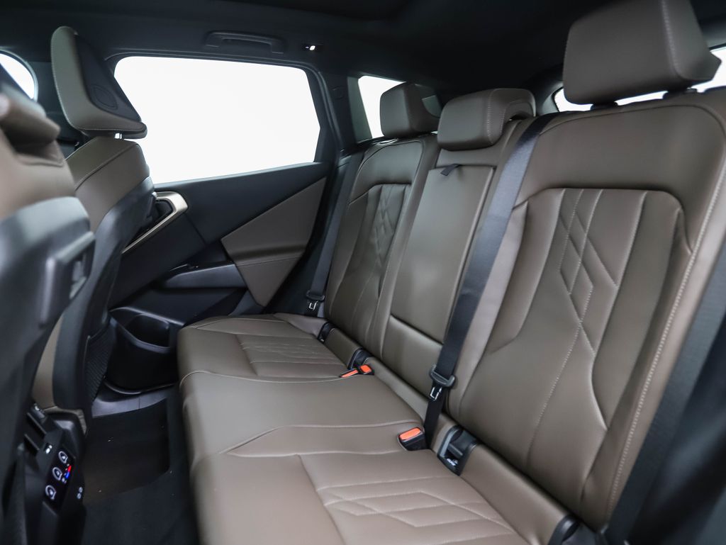 Thumbnail: 2025 BMW X3 - 23