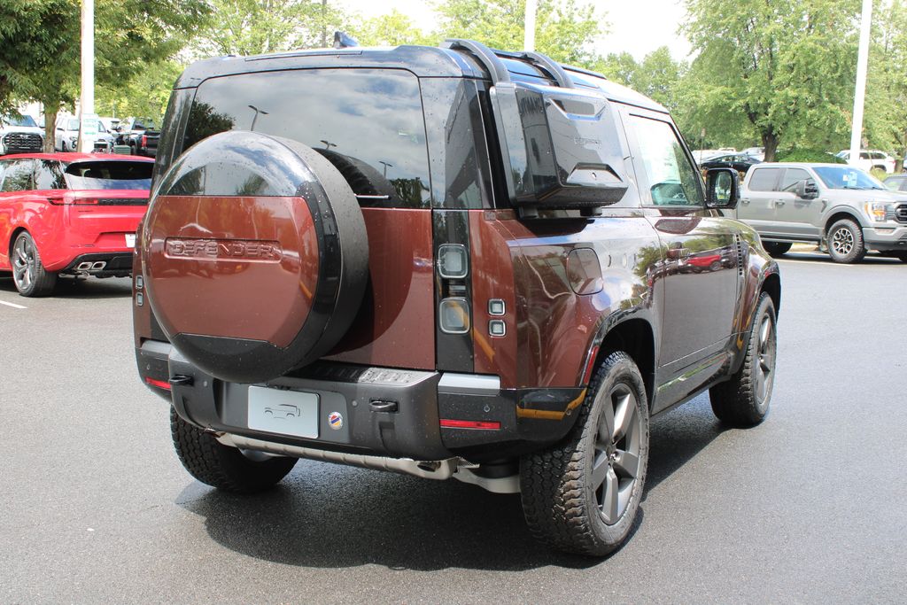 New 2026 Red Land Rover X-Dynamic SE image 4