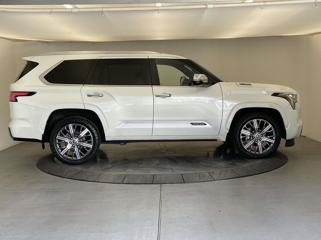 2023 Toyota Sequoia Capstone - 7