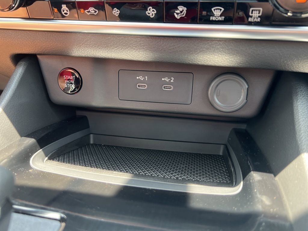 2025 Everest White Pearl Nissan Rogue SV FWD SUV