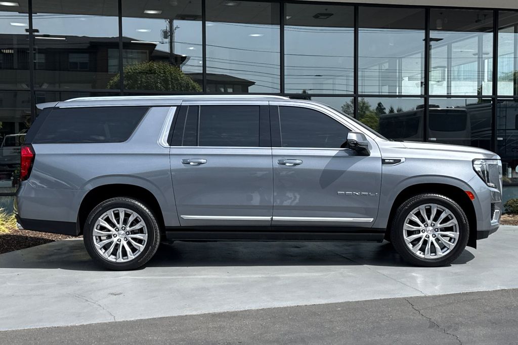 used 2022 GMC Yukon XL car, priced at $53,902
