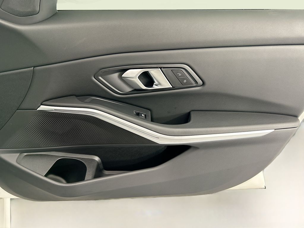 Thumbnail: 2026 BMW 3 Series - 24