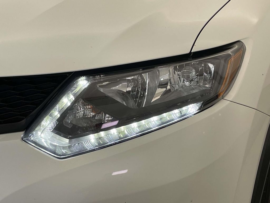 2016 Nissan Rogue SV White at Grove City Ford