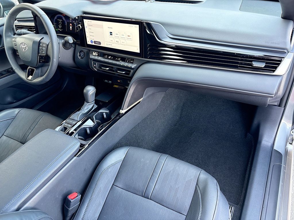 Thumbnail: 2025 Toyota Camry - 17