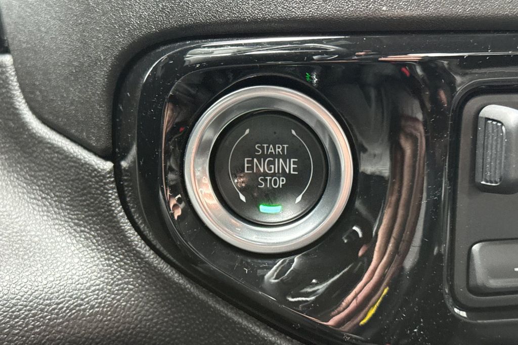 used 2025 GMC Sierra 1500 car, priced at $41,980