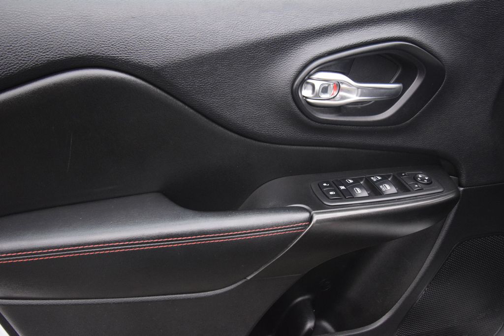 used 2019 Jeep Cherokee car, priced at $14,000