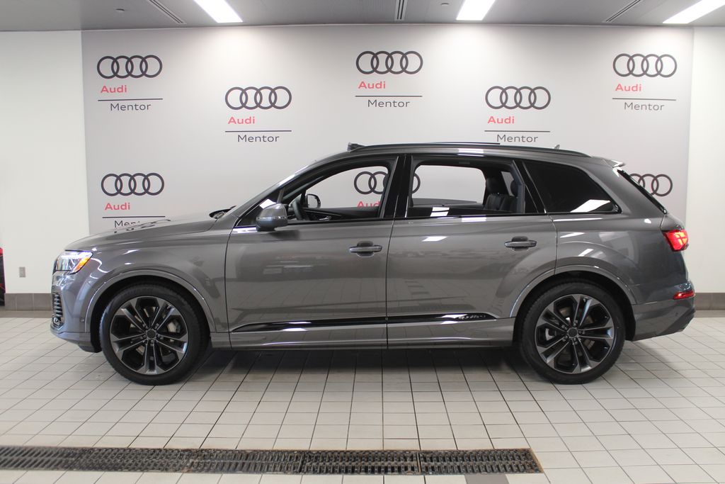 Thumbnail: 2026 Audi Q7 - 3