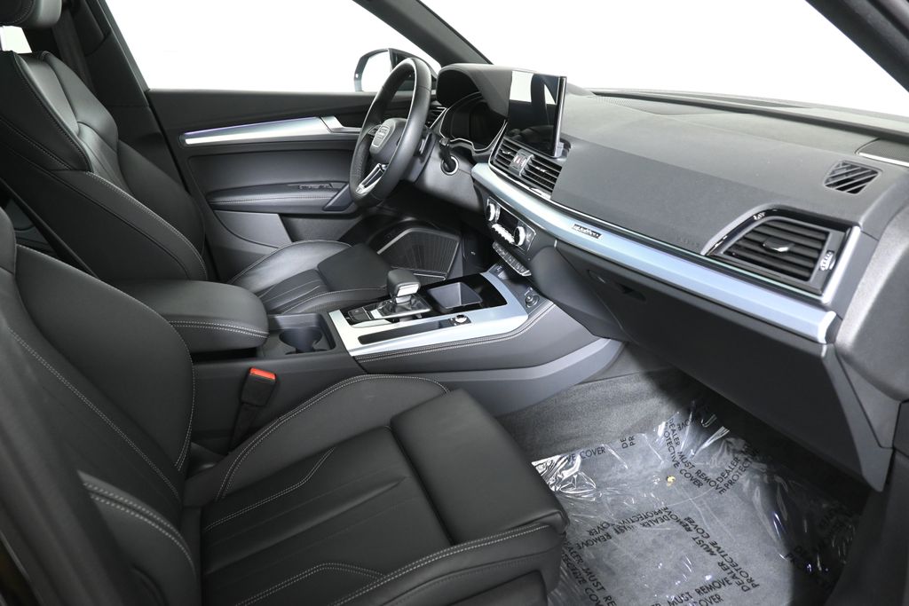 Thumbnail: 2025 Audi Q5 - 27