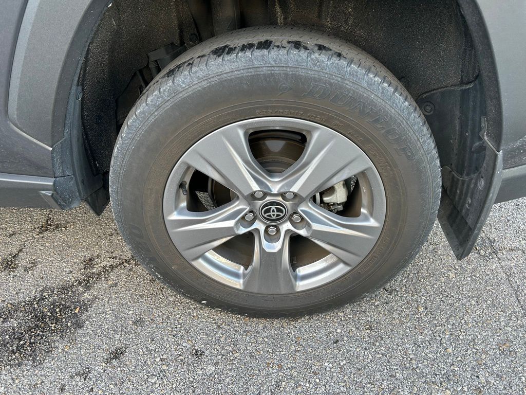 Thumbnail: 2024 Toyota RAV4 - 9