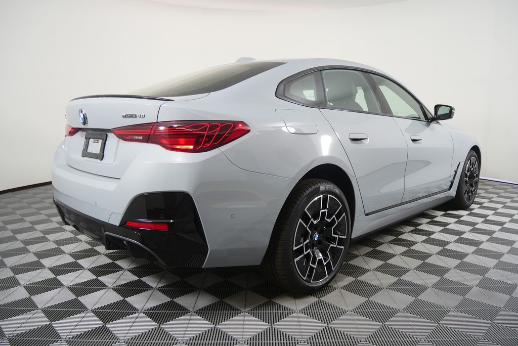 Thumbnail: 2026 BMW i4 - 3