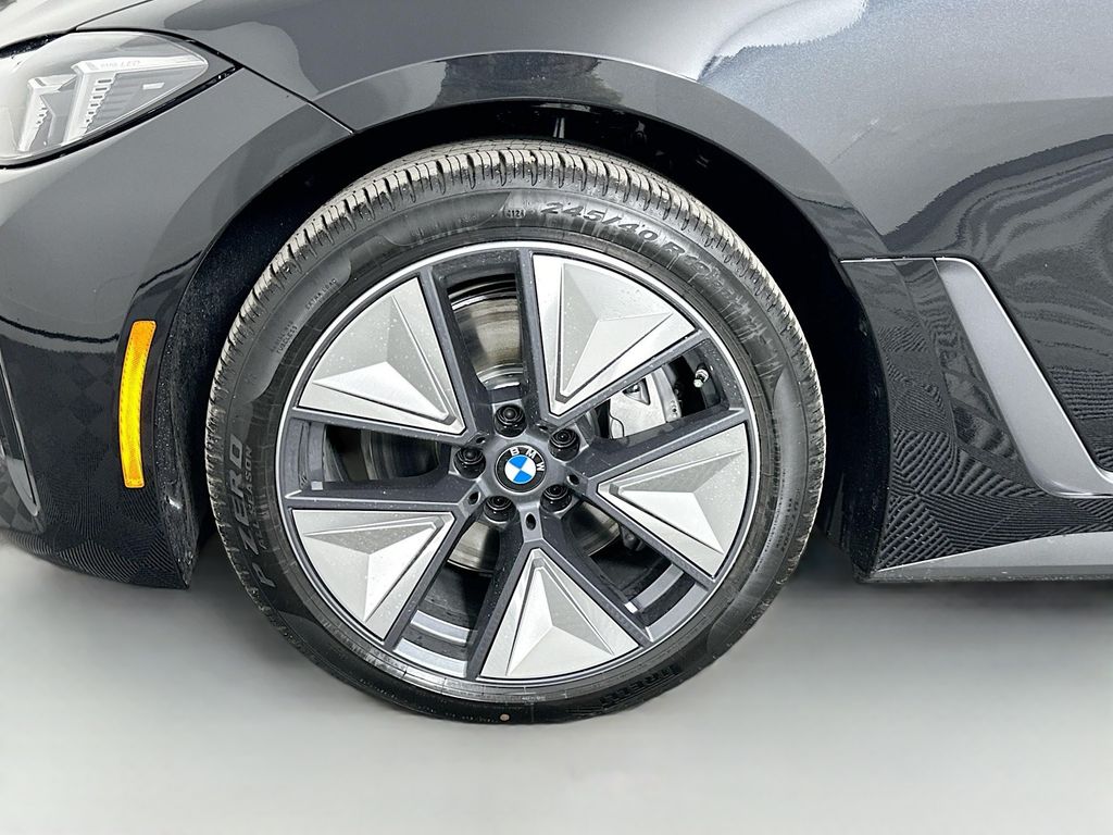 2025 BMW i4 eDrive40 23